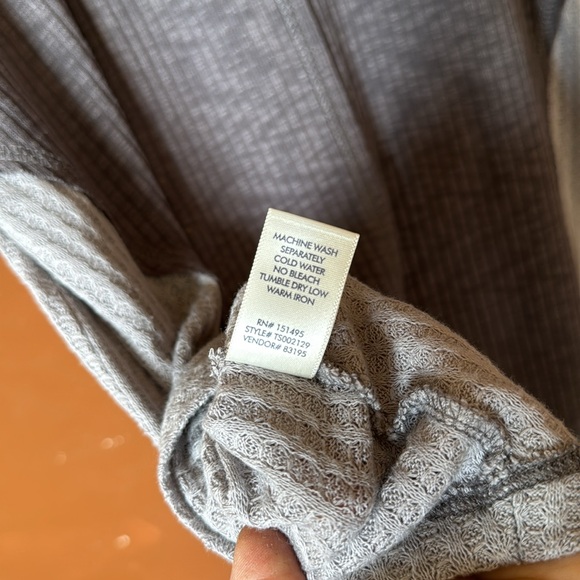 BKE 2-Tone Gray Loose Fitting Ribbed Knit Tank Women’s Medium - Picture 8 of 8